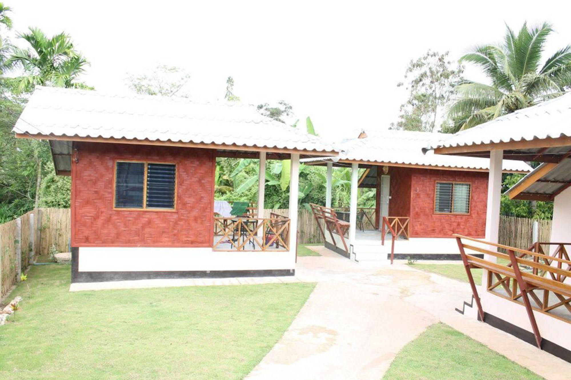 Sarm Mork Guest House Mae Hong Son Esterno foto