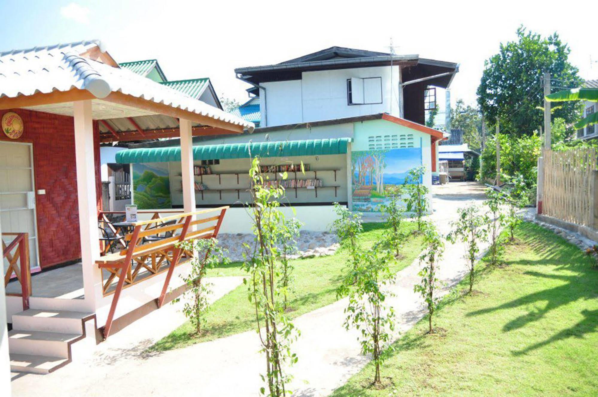 Sarm Mork Guest House Mae Hong Son Esterno foto
